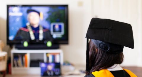 wisuda online